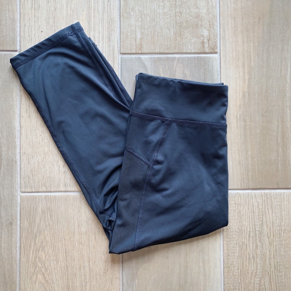 Grey Fitted Capri Leggings